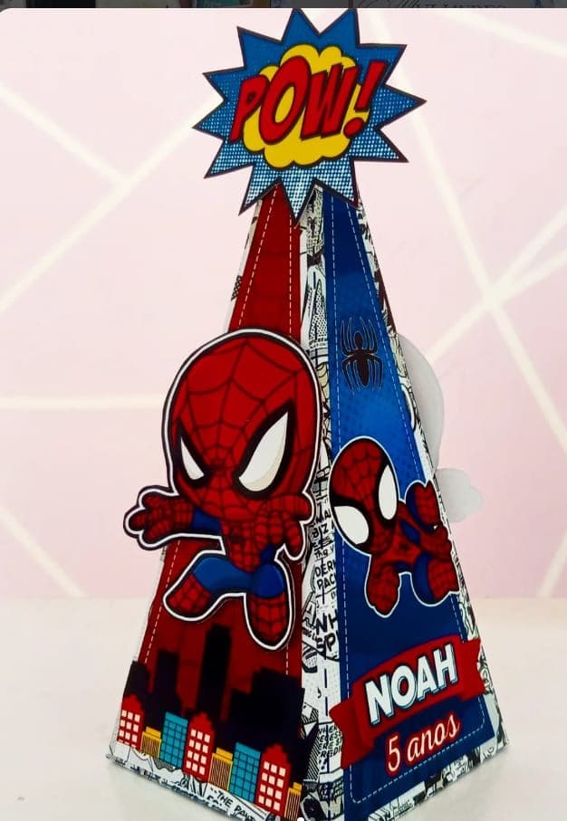 Caixa pirâmide tema Homem-Aranha, feita pela Dream Craft